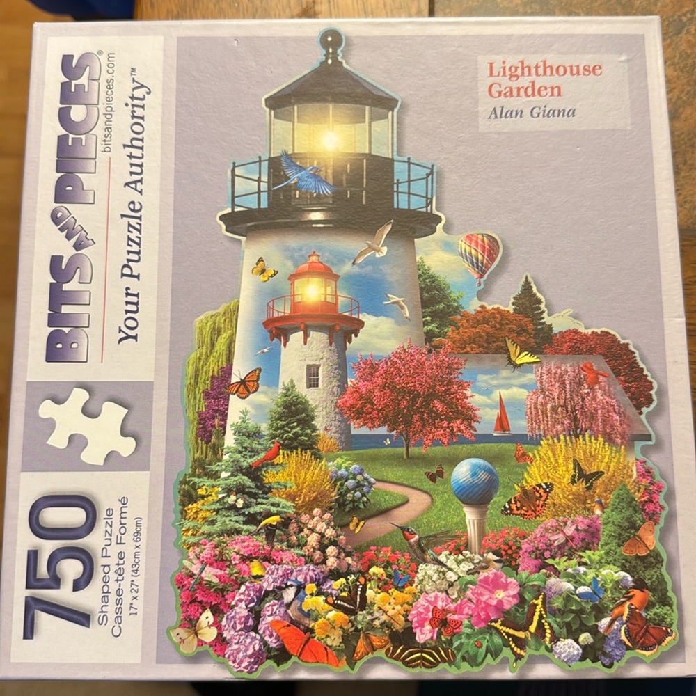 Lighthouse garden 750 piece puzzle